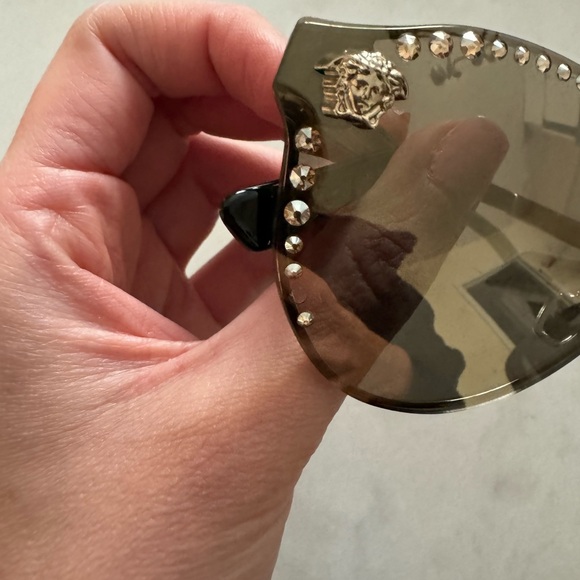 🔥NEW CRYSTAL VERSACE MIRRORED SUNGLASSES 🔥 - Picture 8 of 15